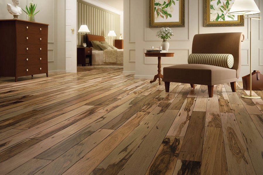 Piso laminado vs madera natural
